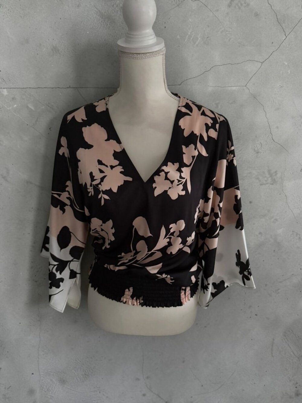 White House Black Market Black Pink Floral Long Sleeve Top Size XXS
